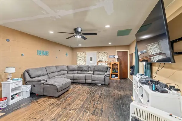 Santa Anna, TX 76878,505 Willis