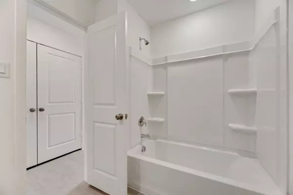 Cleburne, TX 76058,2132 Jesse James Lane