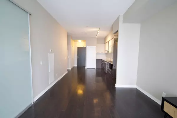 Toronto C01, ON M5G 0A6,770 Bay ST #2703