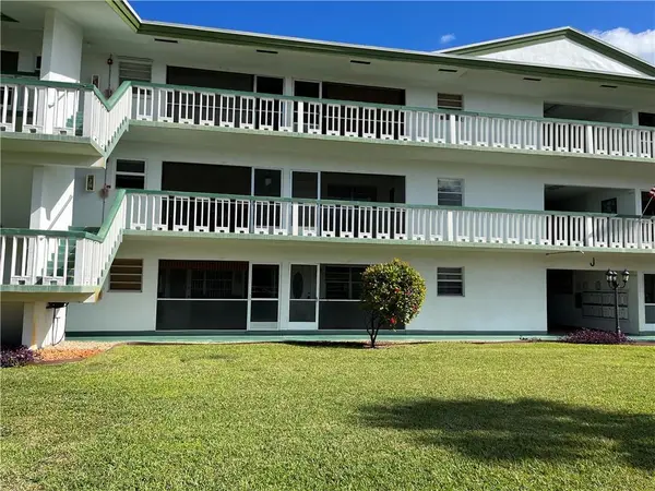 5300 Washington St #J-114, Hollywood, FL 33021