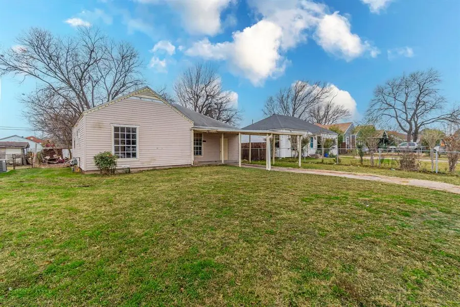 1205 Oak Street, Grand Prairie, TX 75050