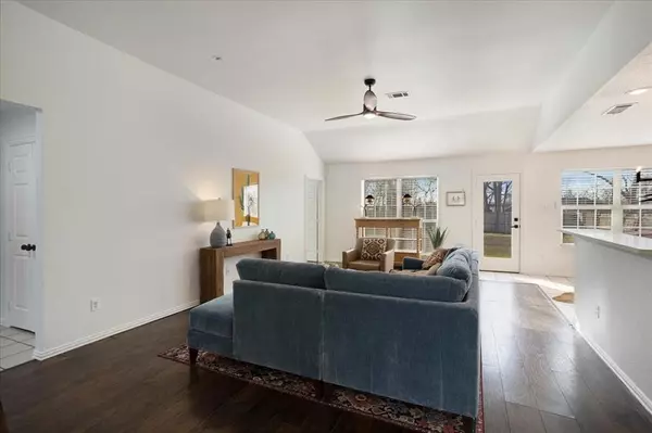 Bonham, TX 75418,700 E 6th Street