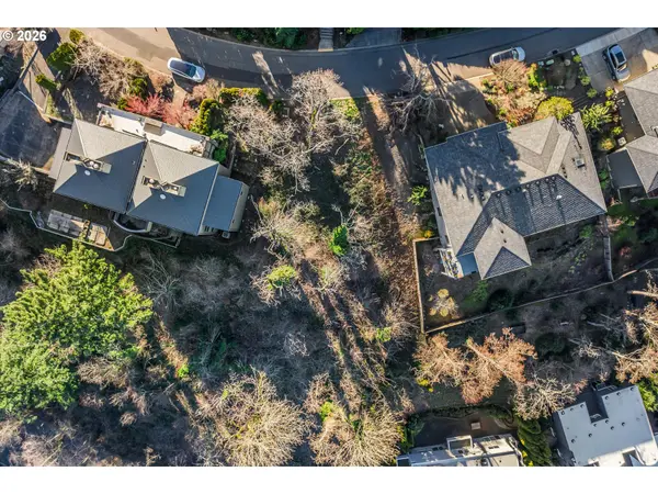 45 NANSEN SMT #4, Lake Oswego, OR 97035