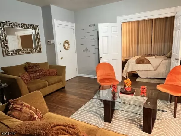 Newark City, NJ 07112,42 Harding Ter