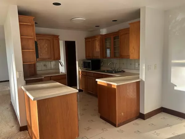 Kalaheo, HI 96741,5201 PUUWAI RD