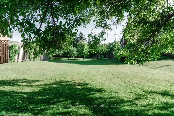 Hamilton, ON L8G 1M4,360 King ST E