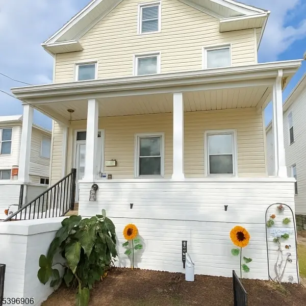 Rahway City, NJ 07065,280 E Hazelwood Ave