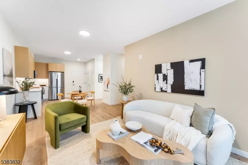 East Orange City, NJ 07018,431 Dr Mlk Jr Blvd #527