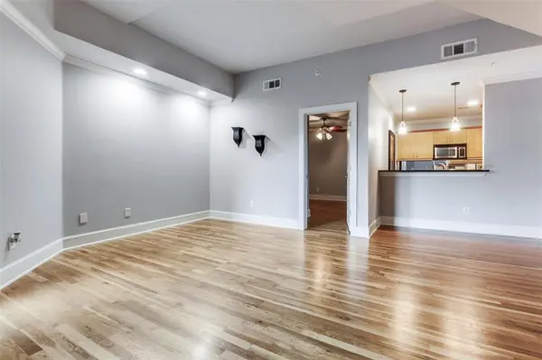 Addison, TX 75001,5055 Addison Circle #205