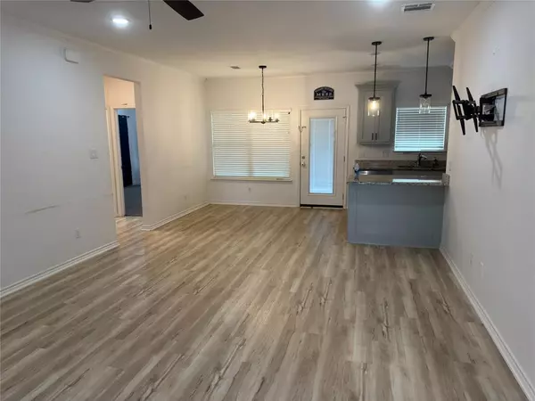 Mcgregor, TX 76657,201 E 6th Street