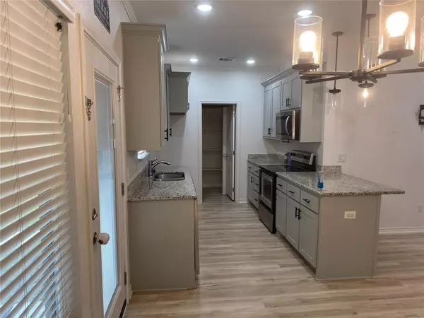 Mcgregor, TX 76657,201 E 6th Street