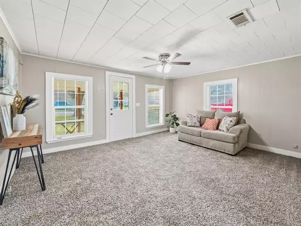 Hubbard, TX 76648,604 N Pecan Avenue