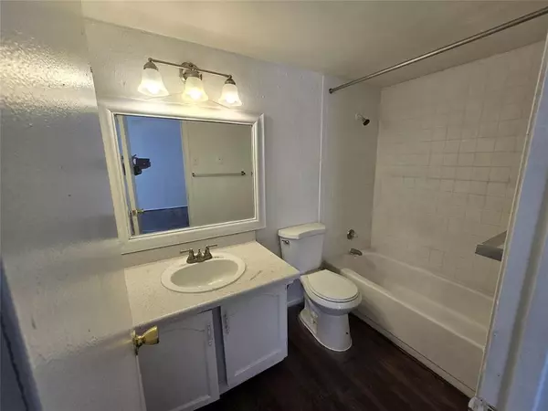 Dallas, TX 75231,7030 Fair Oaks Avenue #108