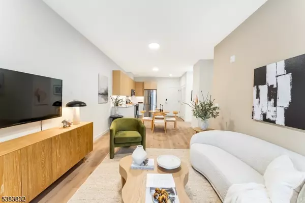 East Orange City, NJ 07018,431 Dr Mlk Jr Blvd #527