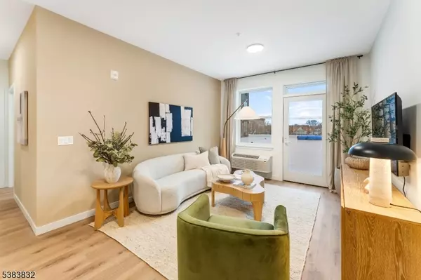 East Orange City, NJ 07018,431 Dr Mlk Jr Blvd #527