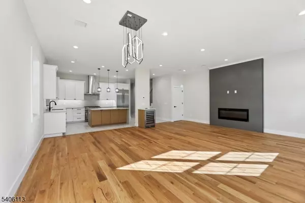 Madison Boro, NJ 07940,21 Belmont Ave