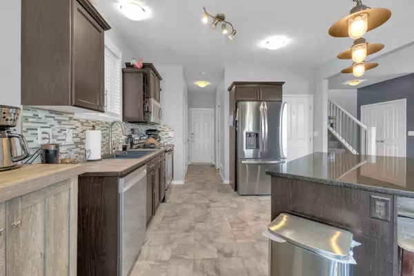 Blackfalds, AB T0M 0J0,38 Rolling Hills Bay