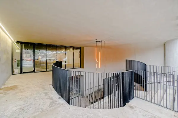 Toronto C01, ON M6J 1X8,1305 Dundas ST W #Lower