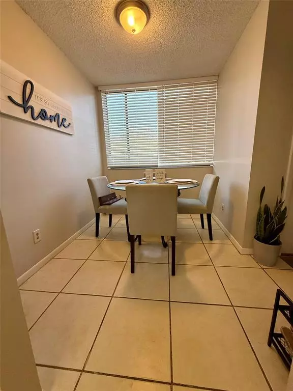 Oakland Park, FL 33309,3300 NW 46th St