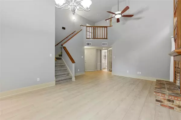 Irving, TX 75063,700 Canyon Side Way