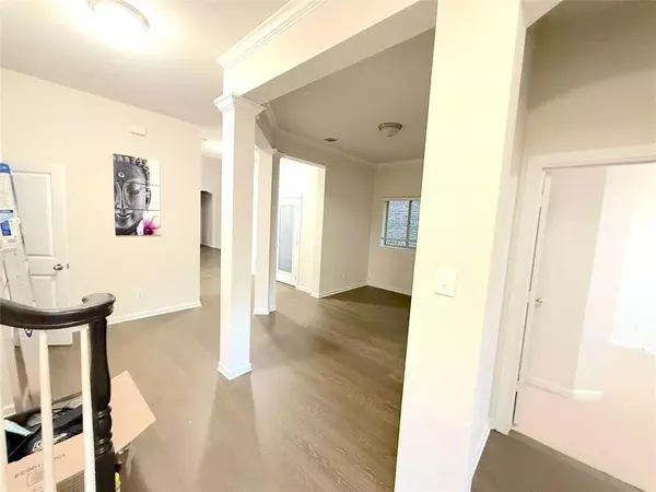 Irving, TX 75039,6683 Deleon Street