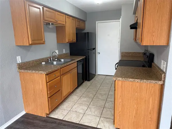 Kennedale, TX 76060,119 Peachtree Court #D