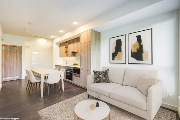 Toronto C15, ON M2K 0J1,25 McMahon DR #608