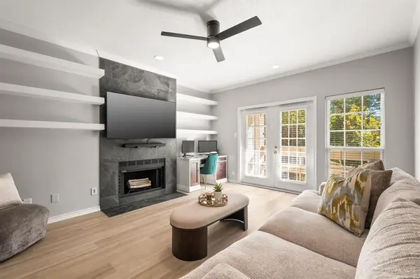 Dallas, TX 75243,8550 Fair Oaks Crossing #111