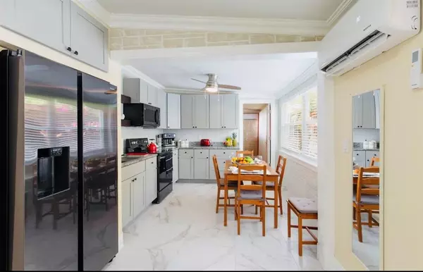 West Palm Beach, FL 33415,279 Hach Ln (2/1)