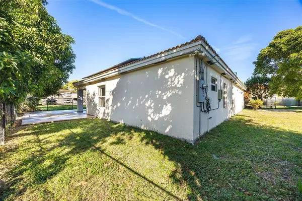 Lauderhill, FL 33313,5408 NW 18th Pl