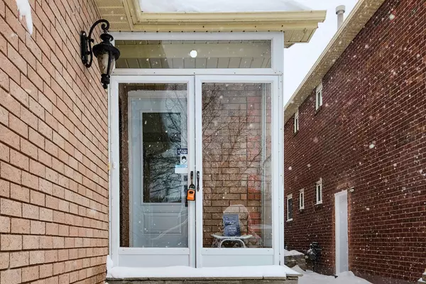 Richmond Hill, ON L4S 1C4,10 Squire DR