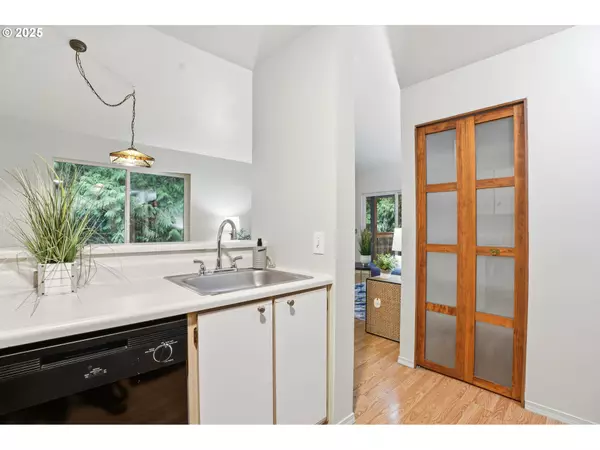 Portland, OR 97219,5156 SW MULTNOMAH BLVD #L