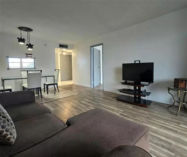 Lauderdale Lakes, FL 33313,4898 NW 29th Ct #412