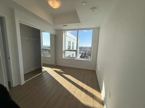 Burlington, ON L7T 0C8,500 Plain RD E #PH02