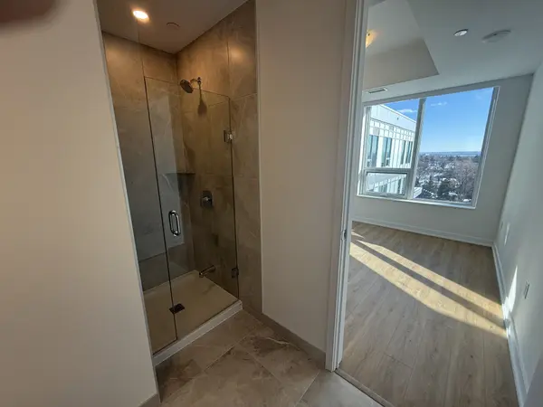 Burlington, ON L7T 0C8,500 Plain RD E #PH02