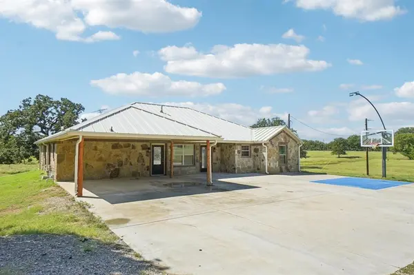 Collinsville, TX 76233,718 County Road 232
