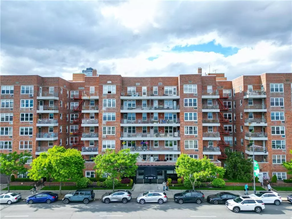 Brooklyn, NY 11235,1625 Emmons AVE #4N