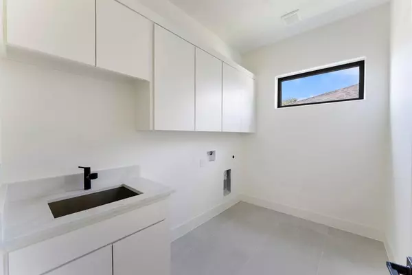 Dallas, TX 75220,3753 Bolivar Drive