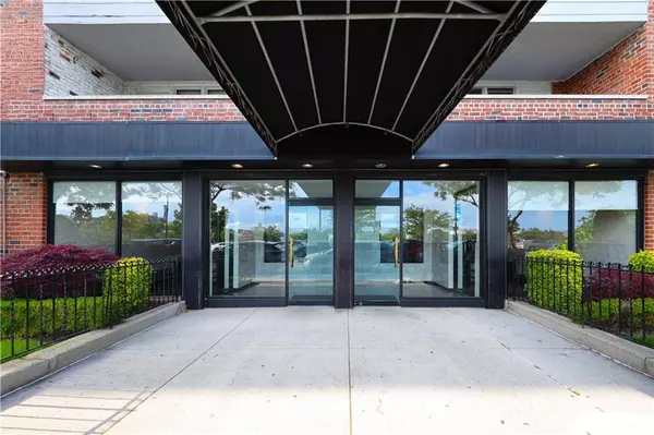 Brooklyn, NY 11235,1625 Emmons AVE #4N