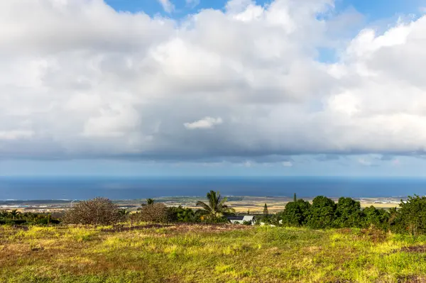Kailua Kona, HI 96740,73-1387 KUKUNA ST