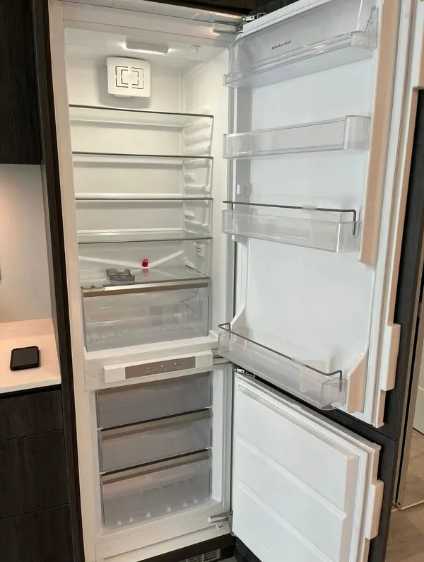 Toronto C01, ON M5V 0V6,470 Front ST W #1407