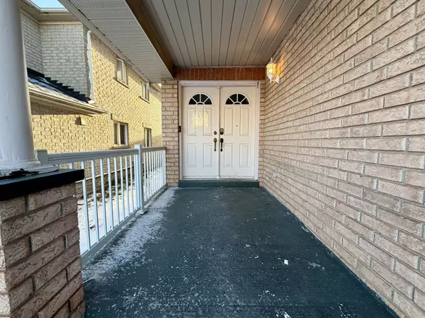 Brampton, ON L6Y 5J3,4 Hefferon CT