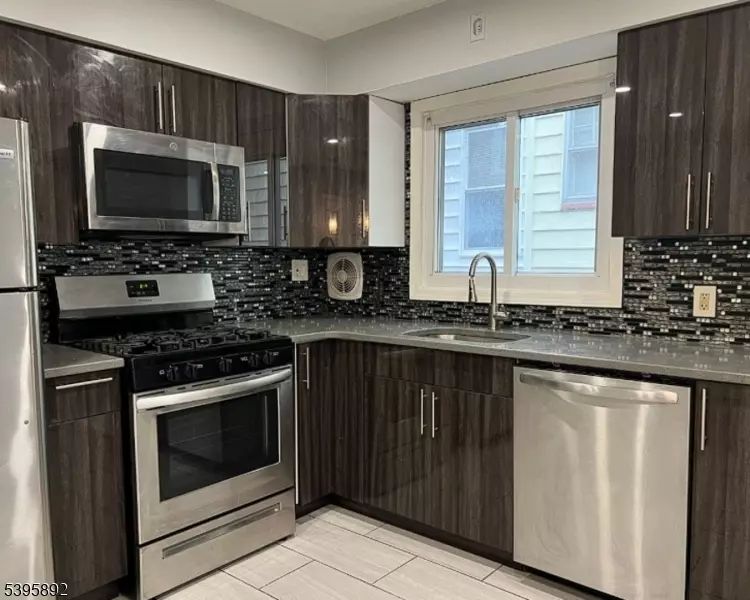 Newark City, NJ 07106,47 Smith St #1