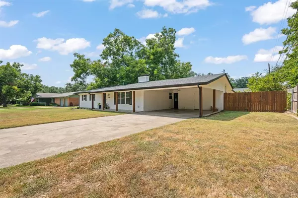 Cleburne, TX 76033,806 S Colonial Drive