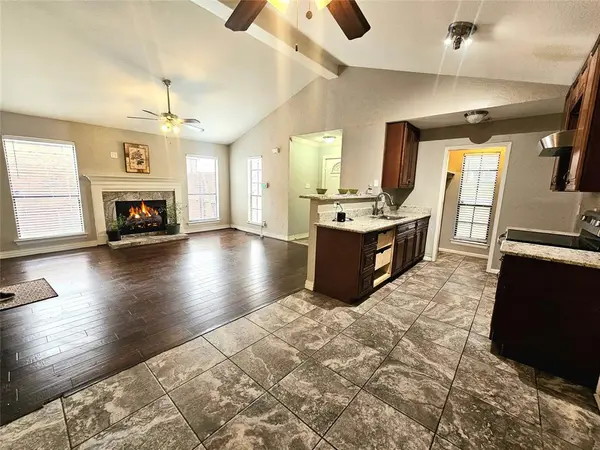 318 Teakwood Lane, Lewisville, TX 75067