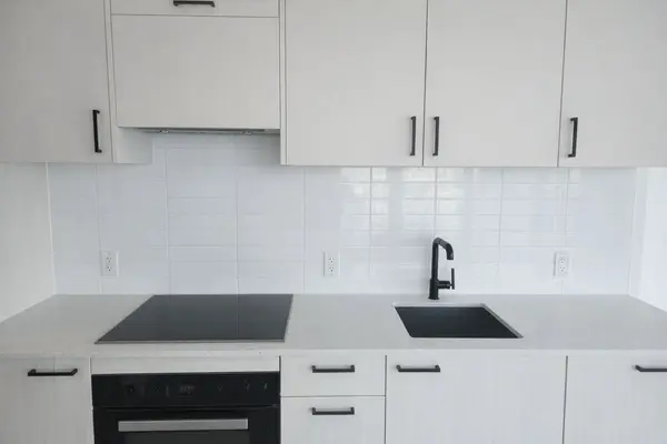 Toronto C13, ON M3C 0S4,1 Quarrington LN #2619