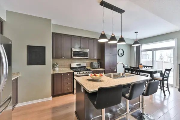 Whitby, ON L1M 0L4,3 Hadleigh WAY