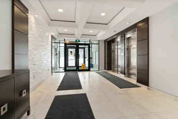 Milton, ON L9T 7E3,640 Sauve ST #421