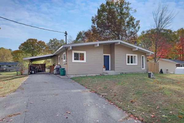 Constance Bay - Dunrobin - Kilmaurs - Woodlawn, ON K0A 3M0,136 Resthaven AVE