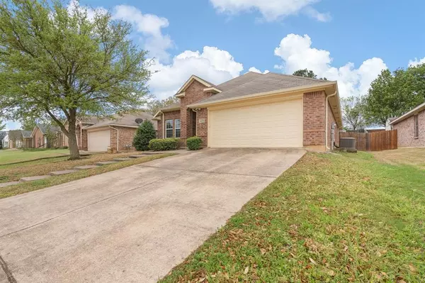 Burleson, TX 76028,1002 Hidden Oaks Drive